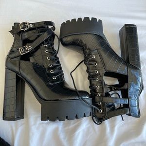 Fashionnova heeled boots